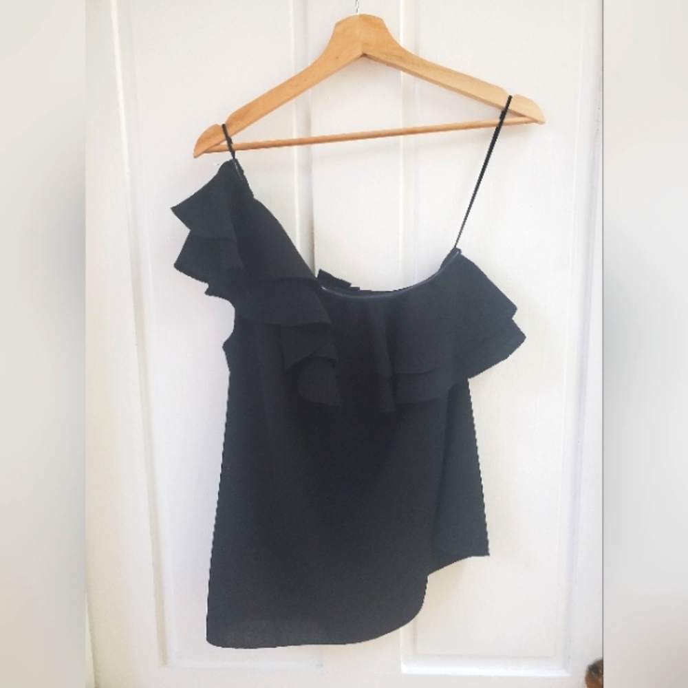 One-shoulder ruffle top blouse